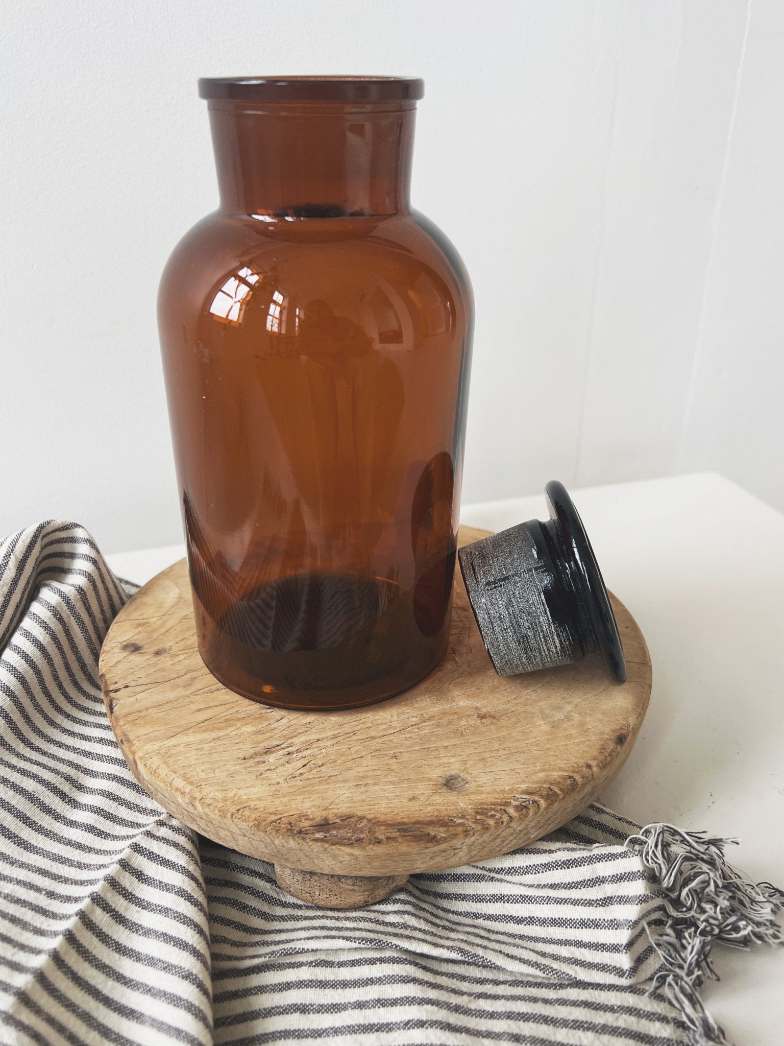 Amber Glass Bottle w/ Stopper - Spring Sweet