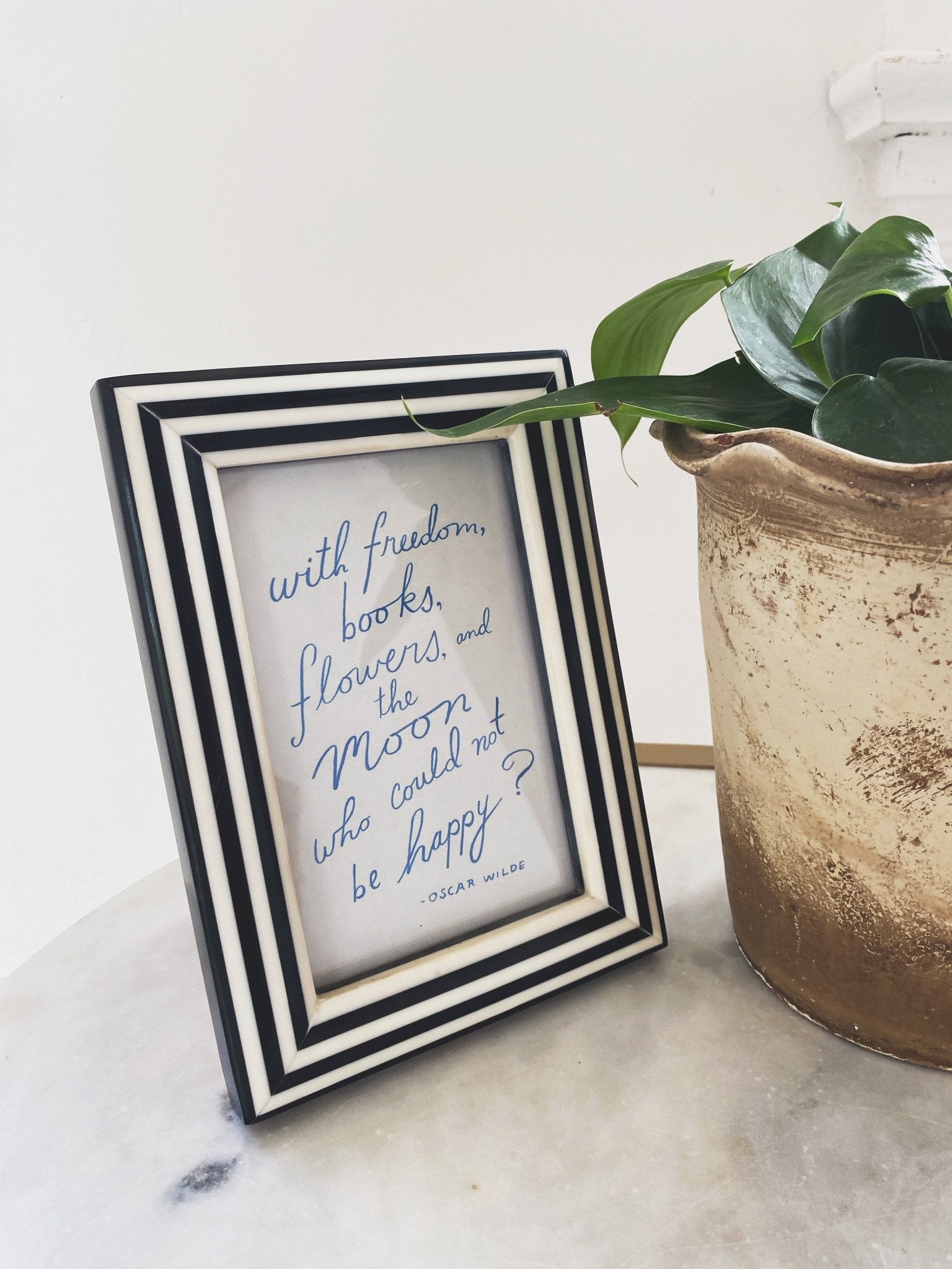 B&W Resin Photo Frame - Spring Sweet