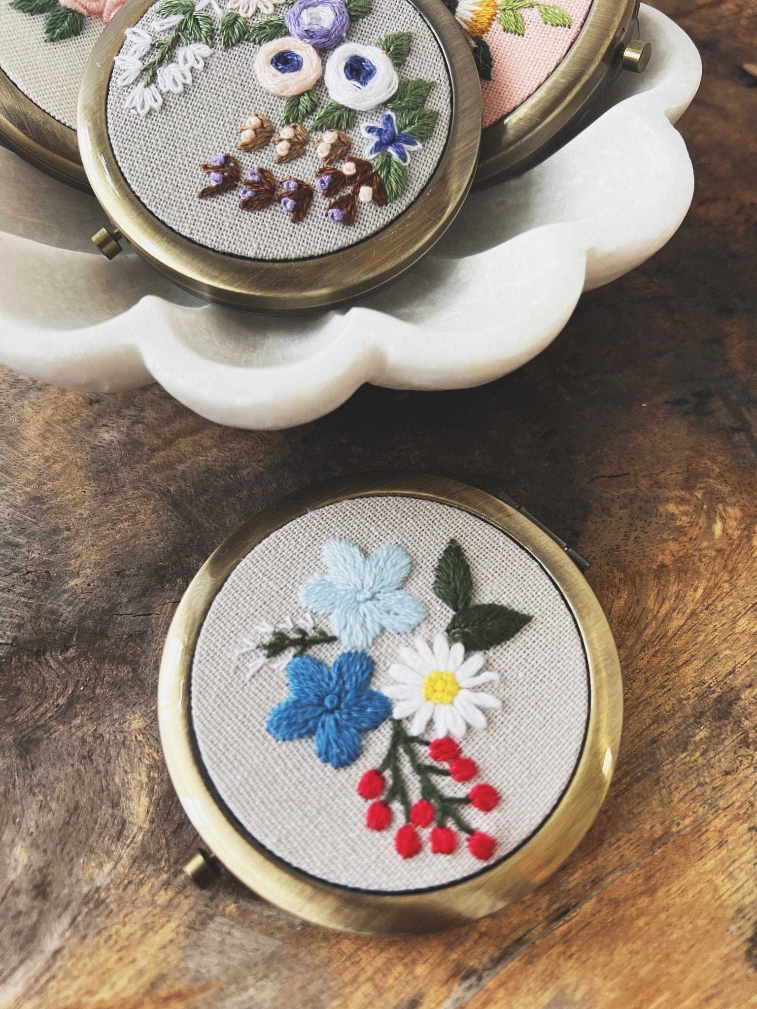 Floral Embroidered Compact Mirror - Spring Sweet