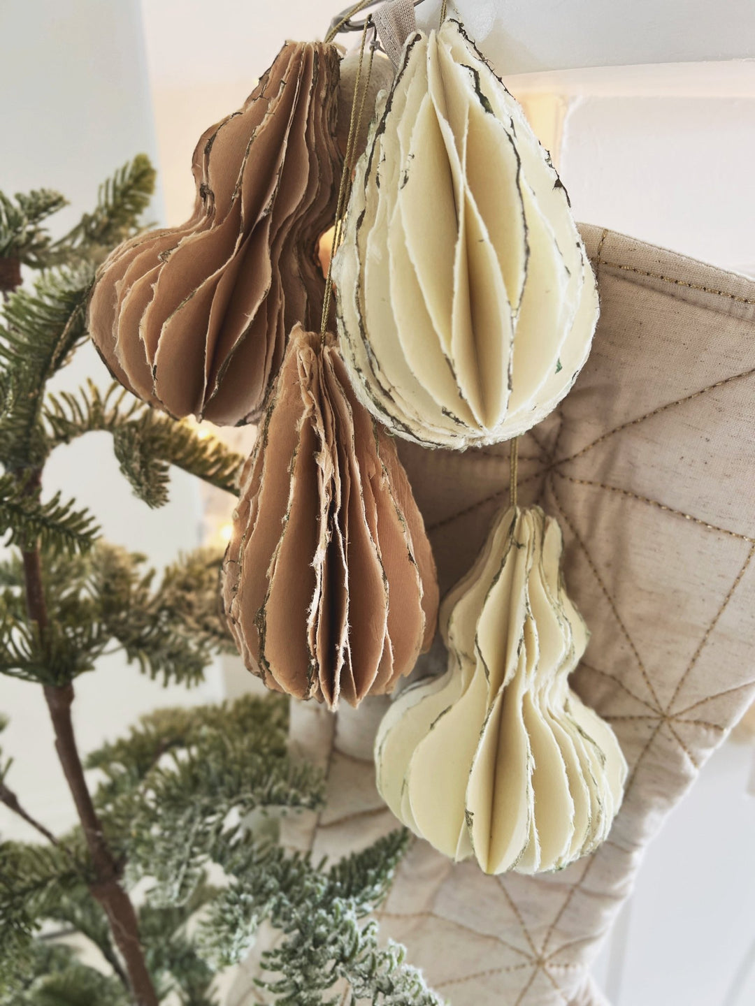 Folding Honeycomb Finial Ornament - Spring Sweet