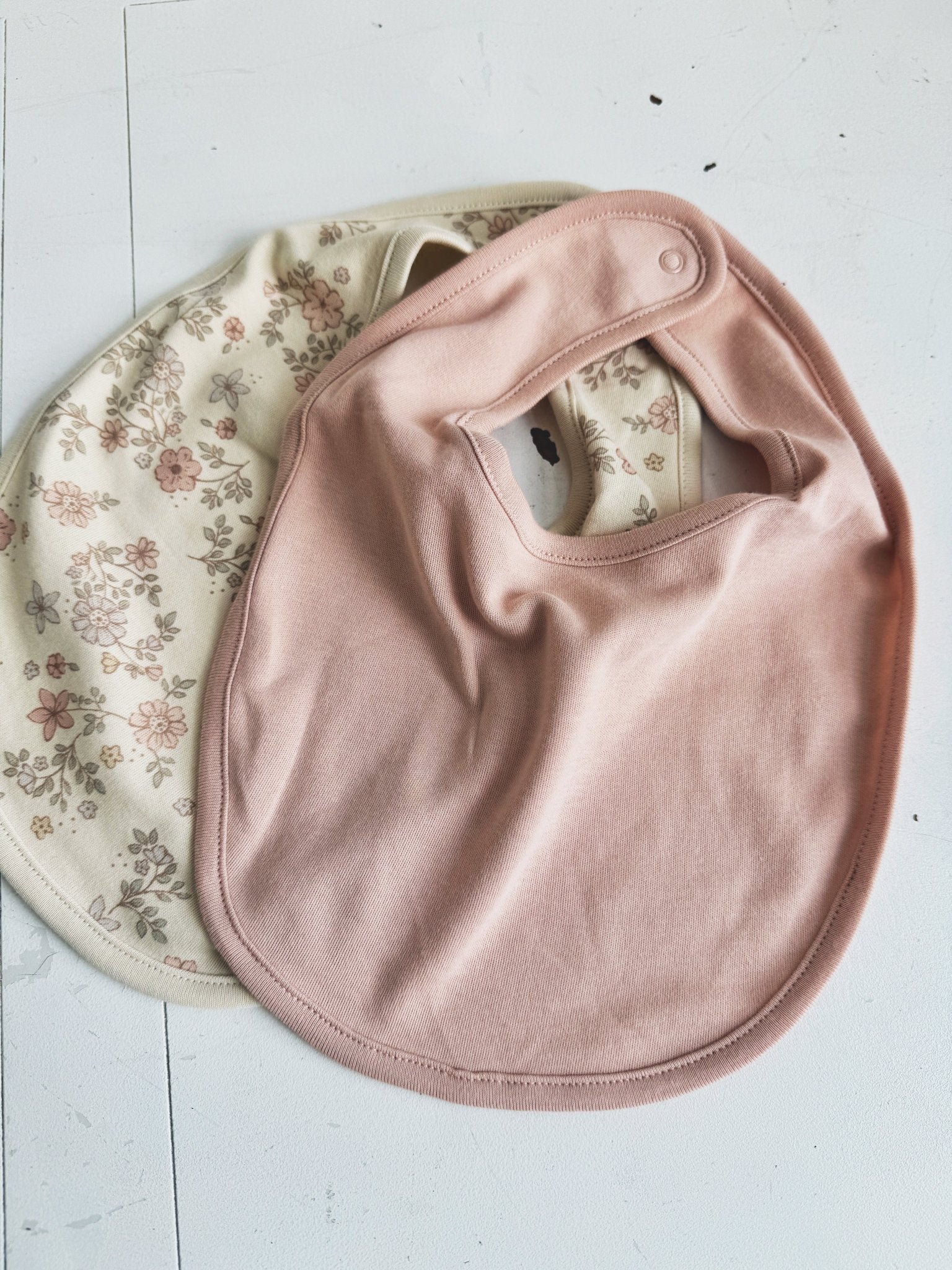 Jersey Snap Bib - Spring Sweet