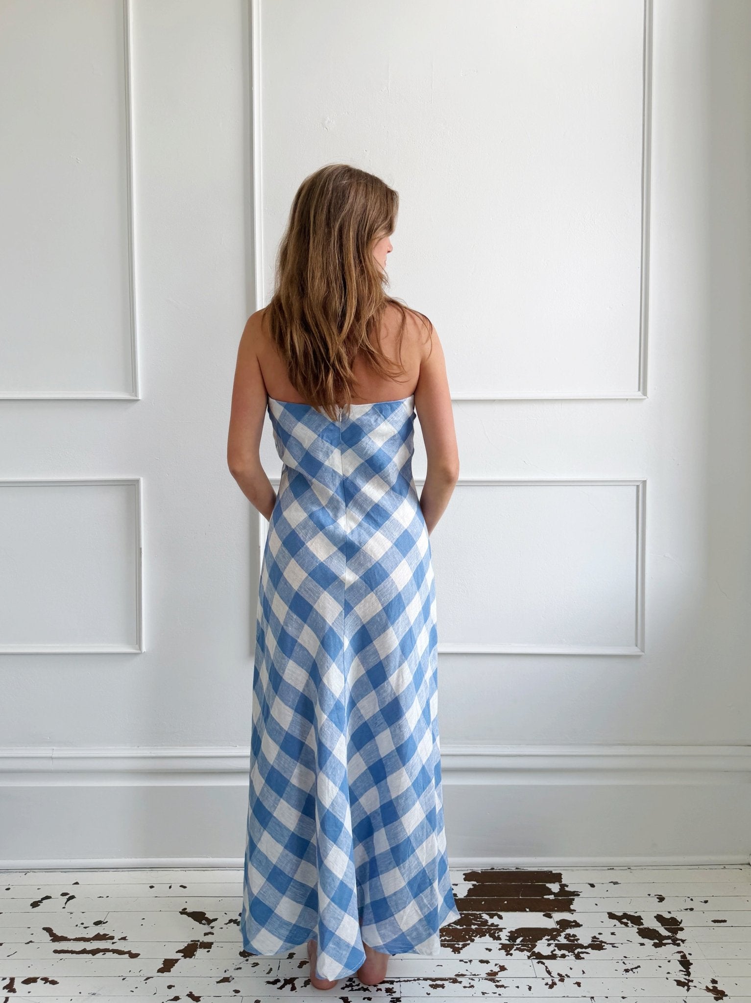 gingham strapless dress Taryn Pink Mini by Olivaceous - Size M Lightweight cotton material Fully lined Strapless style Internal gel tape Mini length Elastic stretch back waist Pull Olivaceous Taryn Blue Gingham Strapless