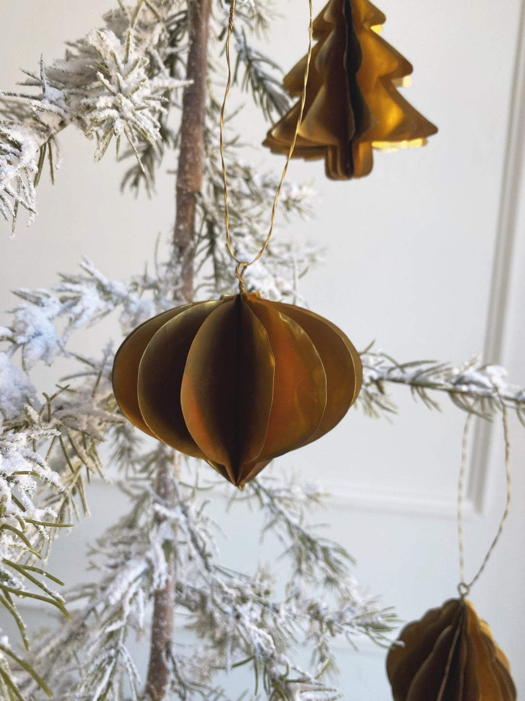 Metal Honeycomb Ornament - Spring Sweet