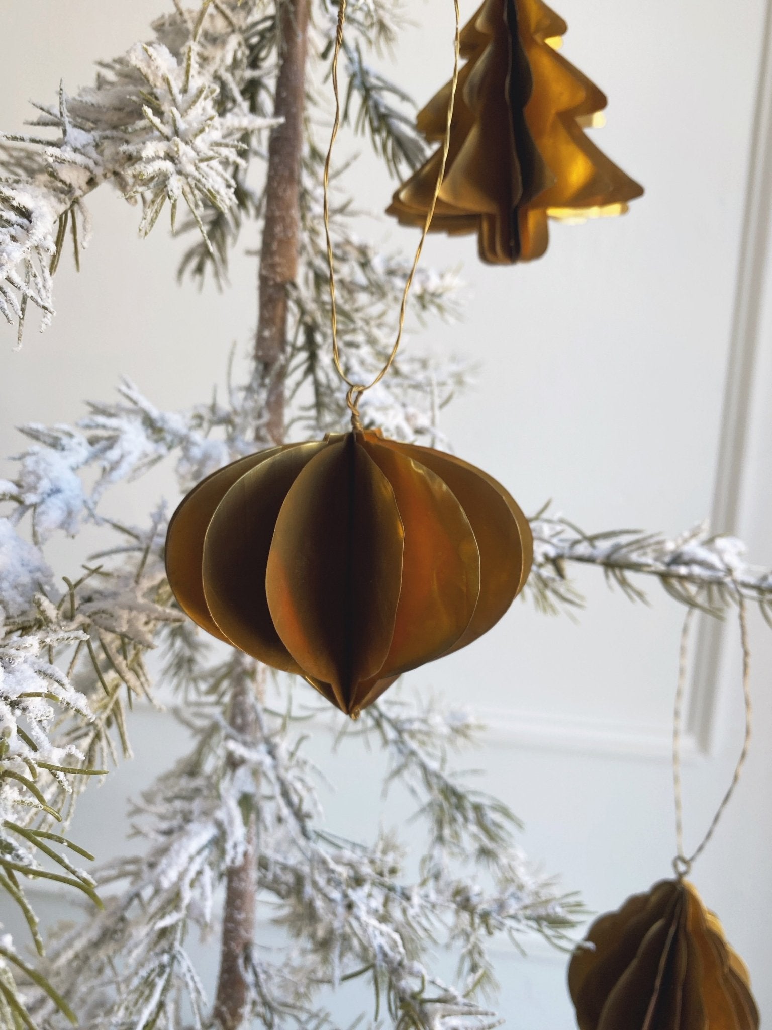 Metal Honeycomb Ornament - Spring Sweet