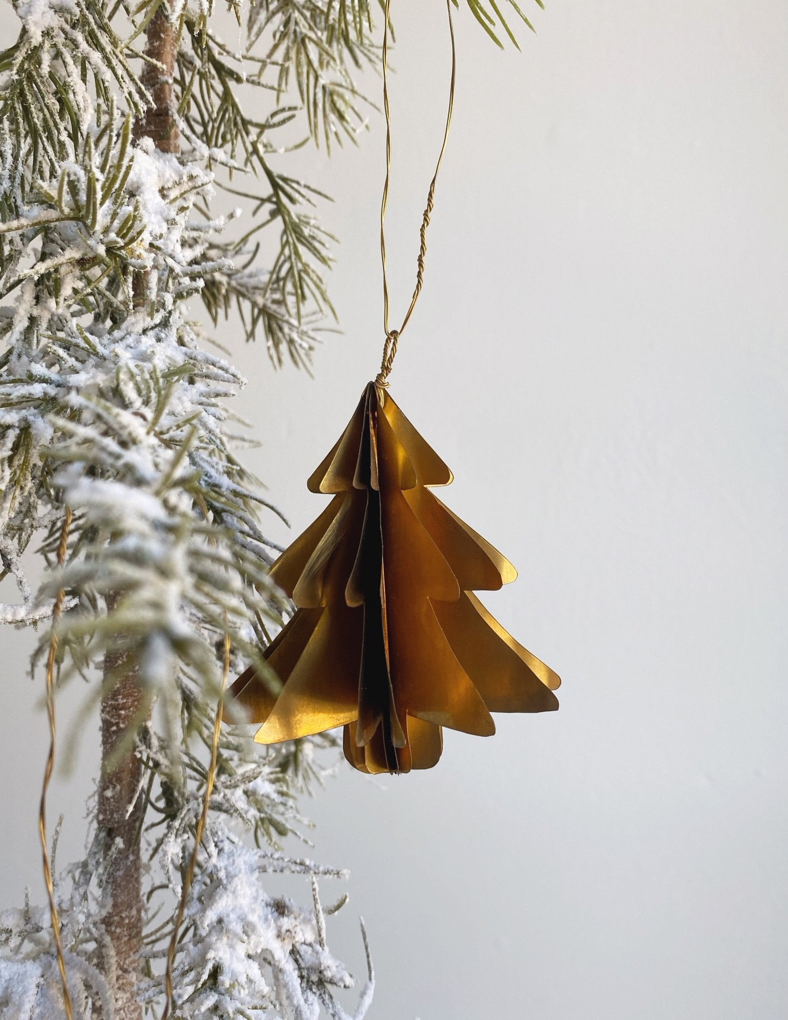 Metal Honeycomb Ornament - Spring Sweet