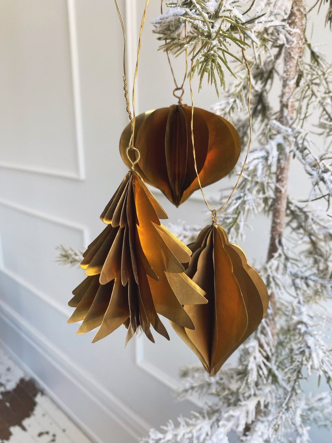 Metal Honeycomb Ornament - Spring Sweet