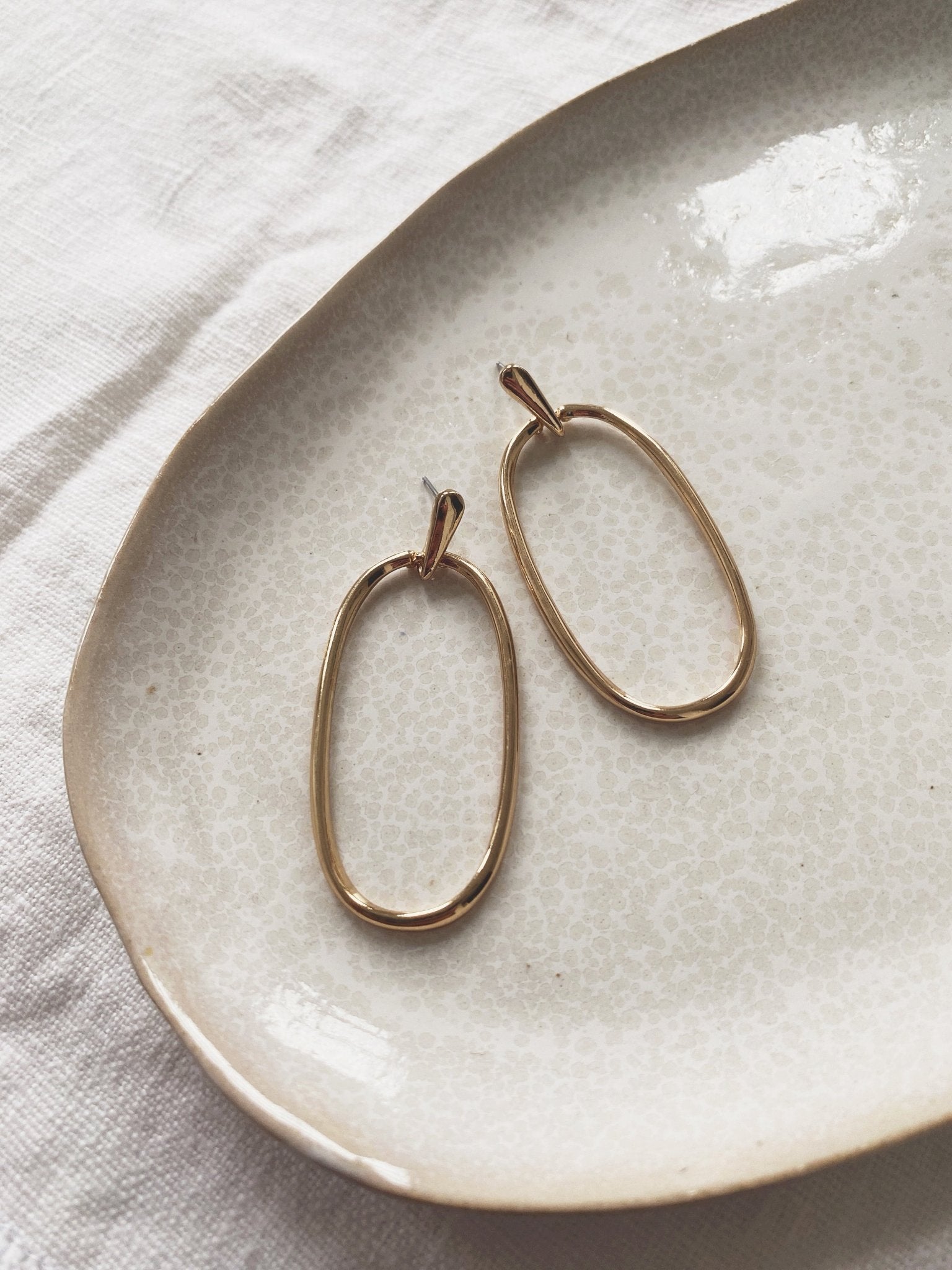 Oval Dangle Earring, Gold Plated - Spring Sweet