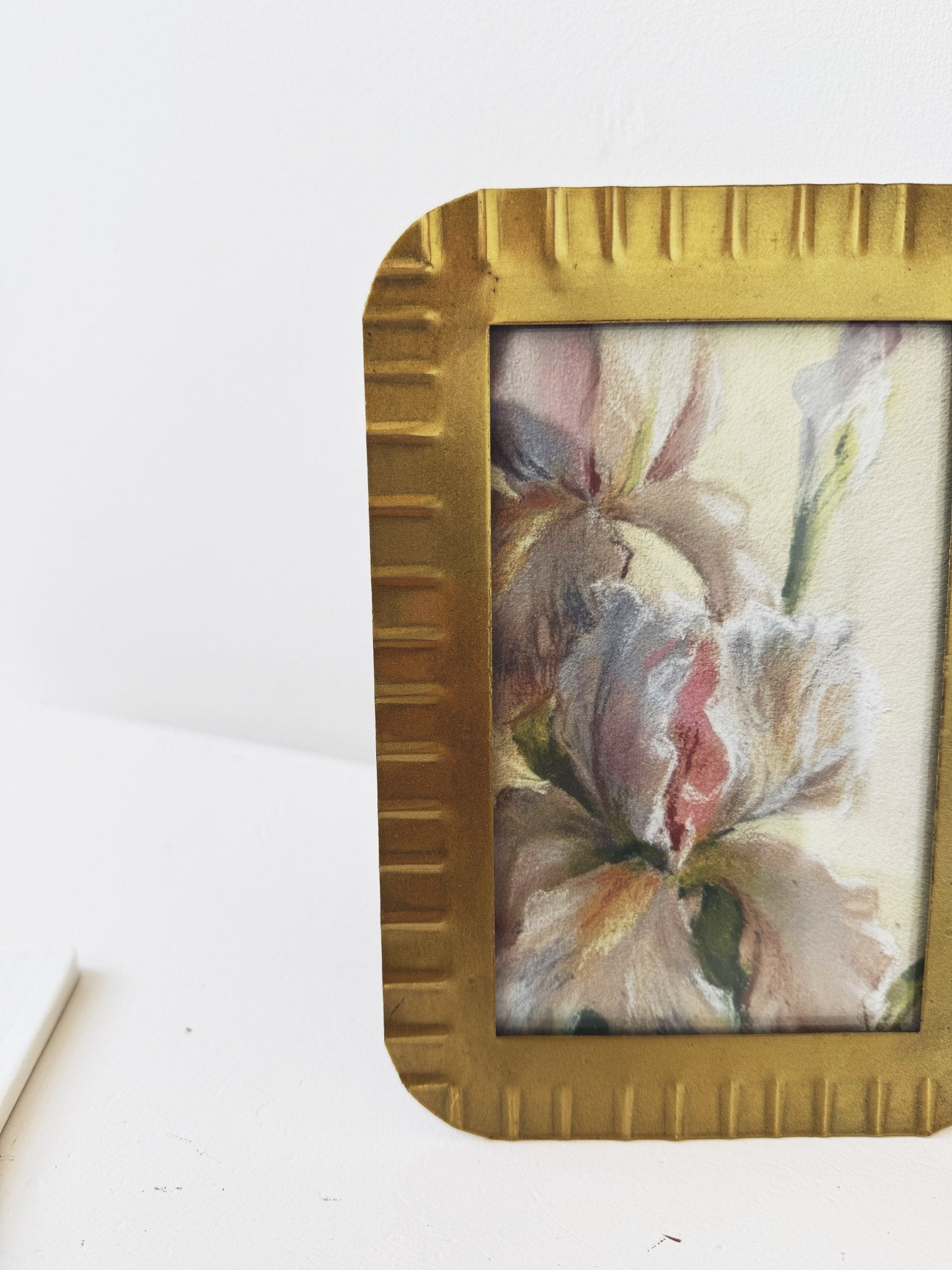Ribbed Metal Frame - Spring Sweet