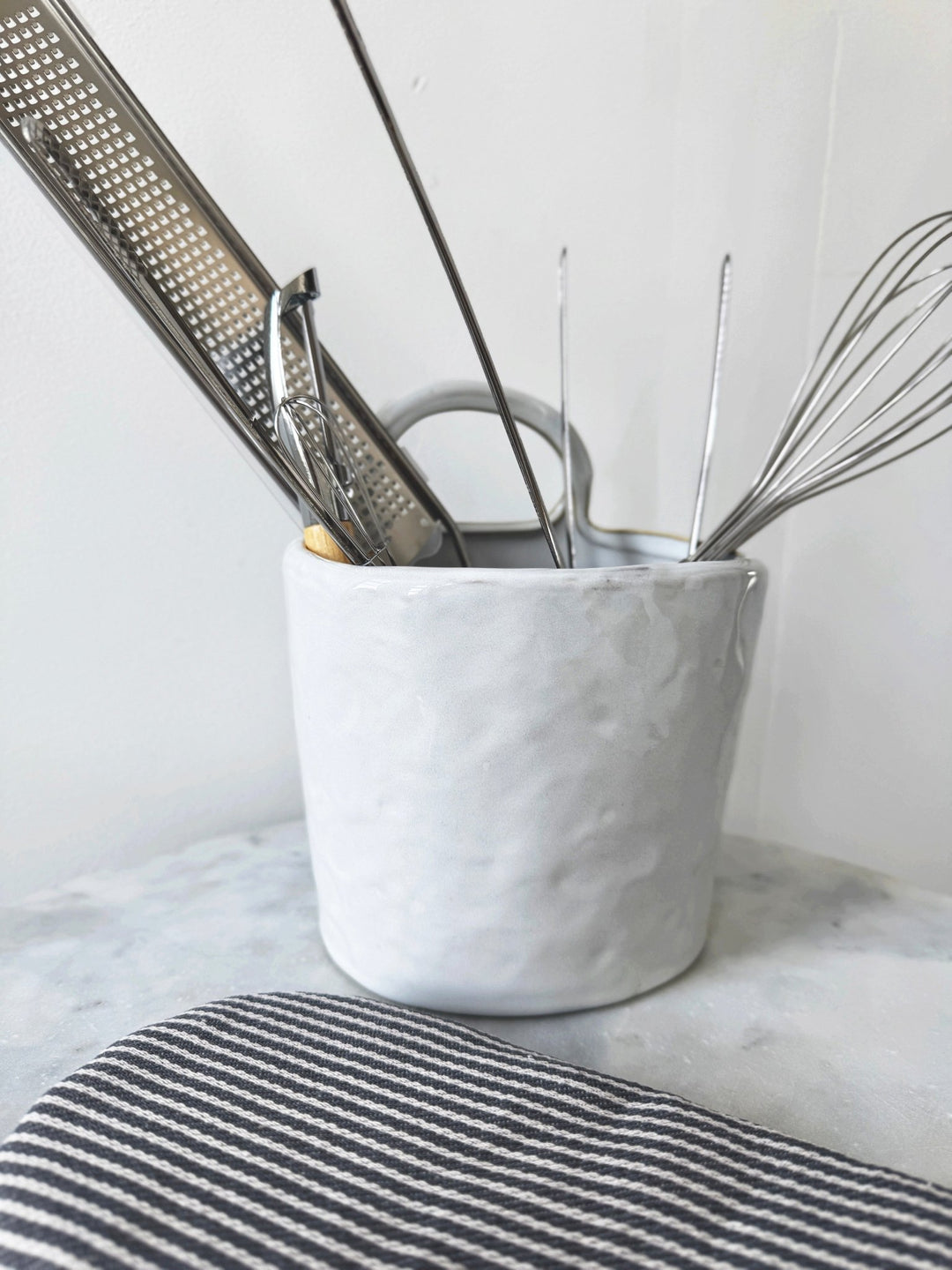 Stoneware Crock w/ Handle - Spring Sweet