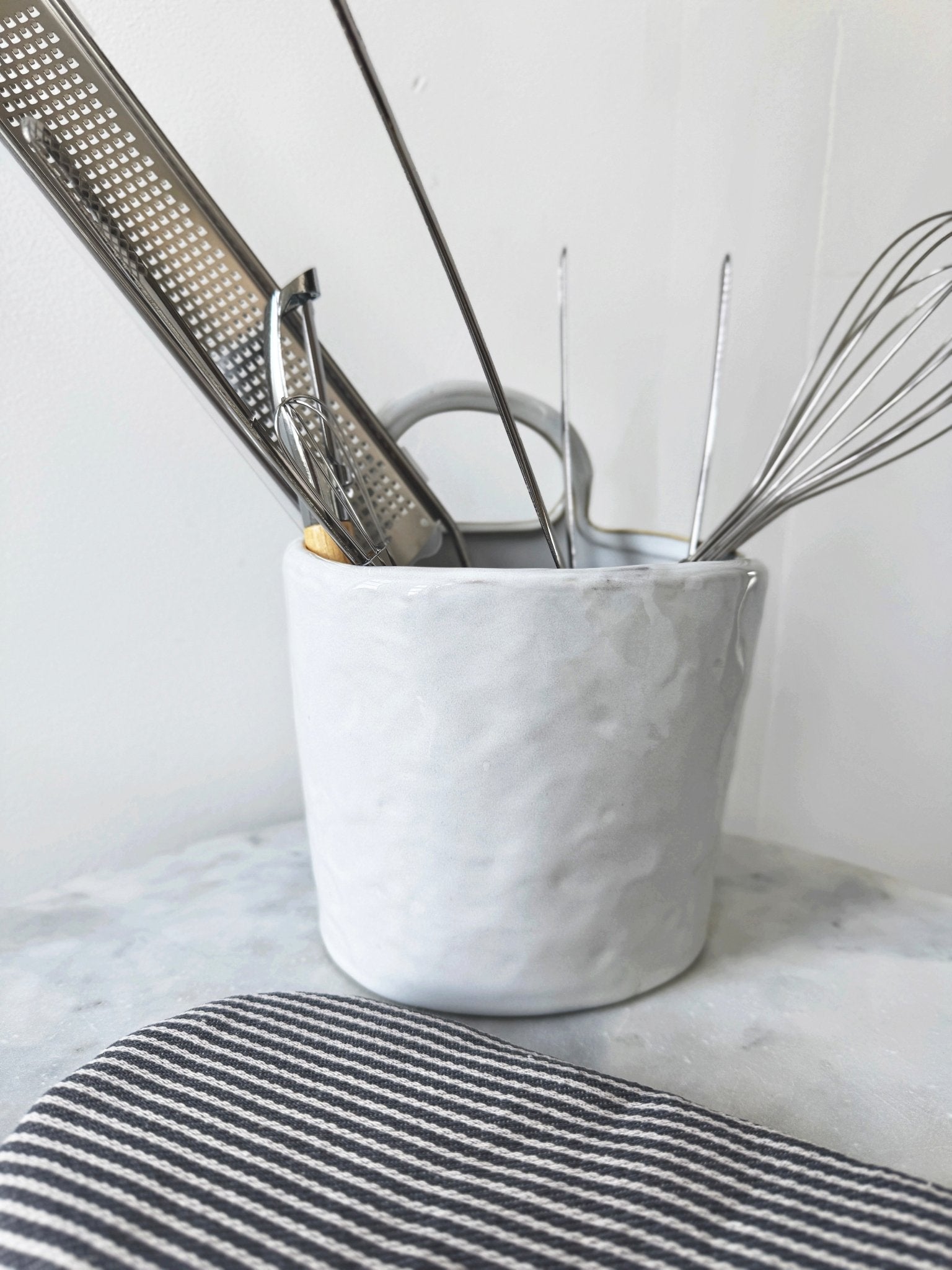 Stoneware Crock w/ Handle - Spring Sweet