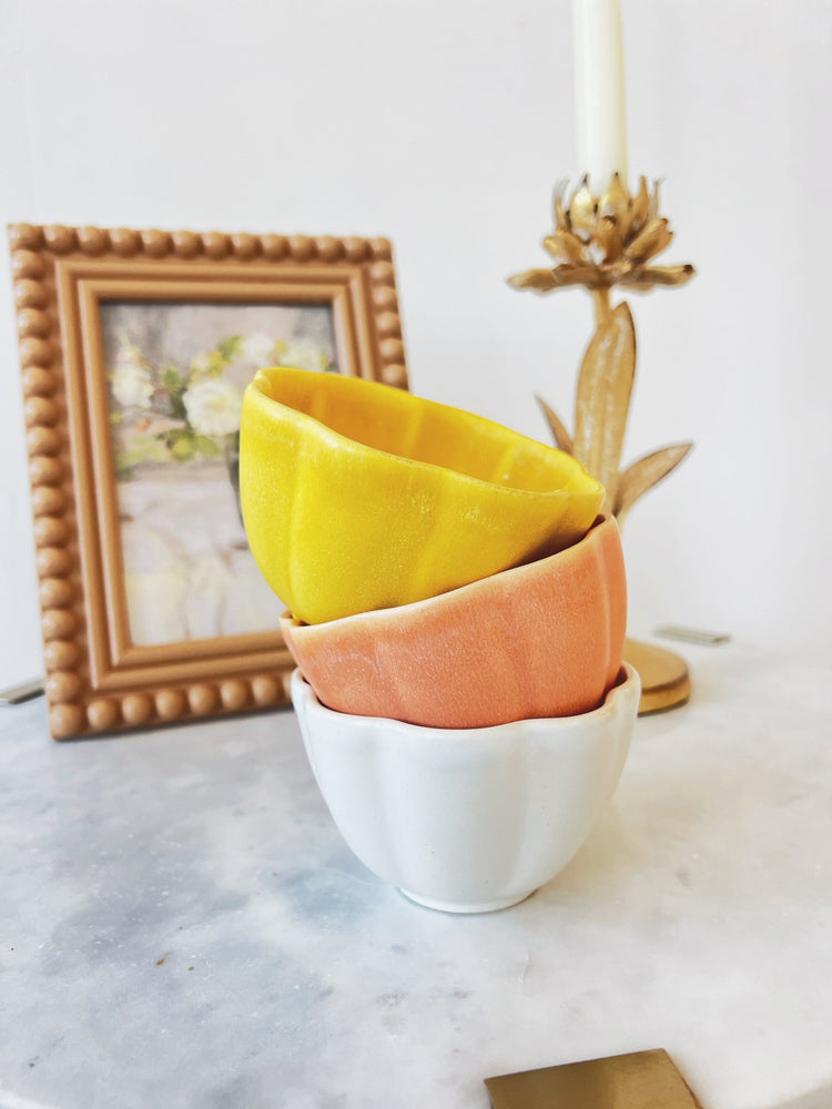 Stoneware Flower Shaped Bowl - Spring Sweet