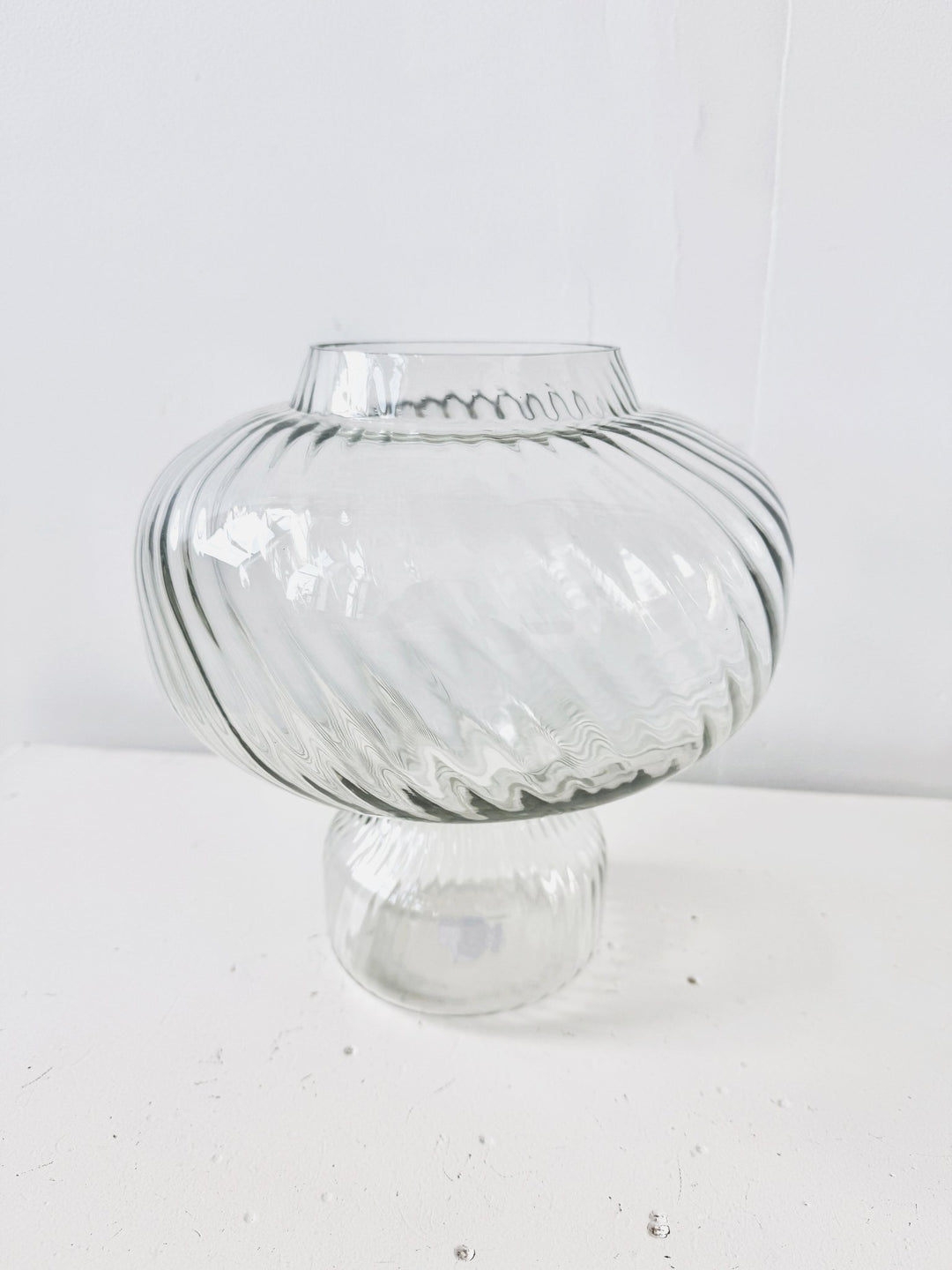 Swirl Glass Vase - Spring Sweet