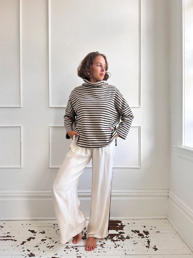 Thick Turtleneck w/Curved Hem - Spring Sweet