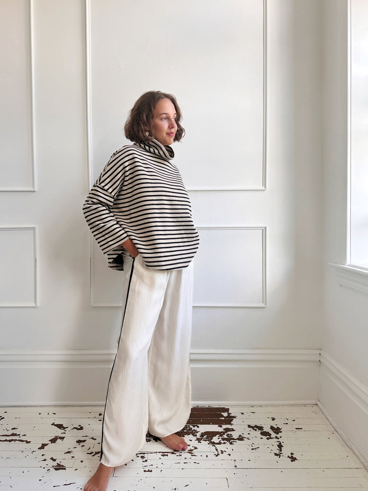 Thick Turtleneck w/Curved Hem - Spring Sweet