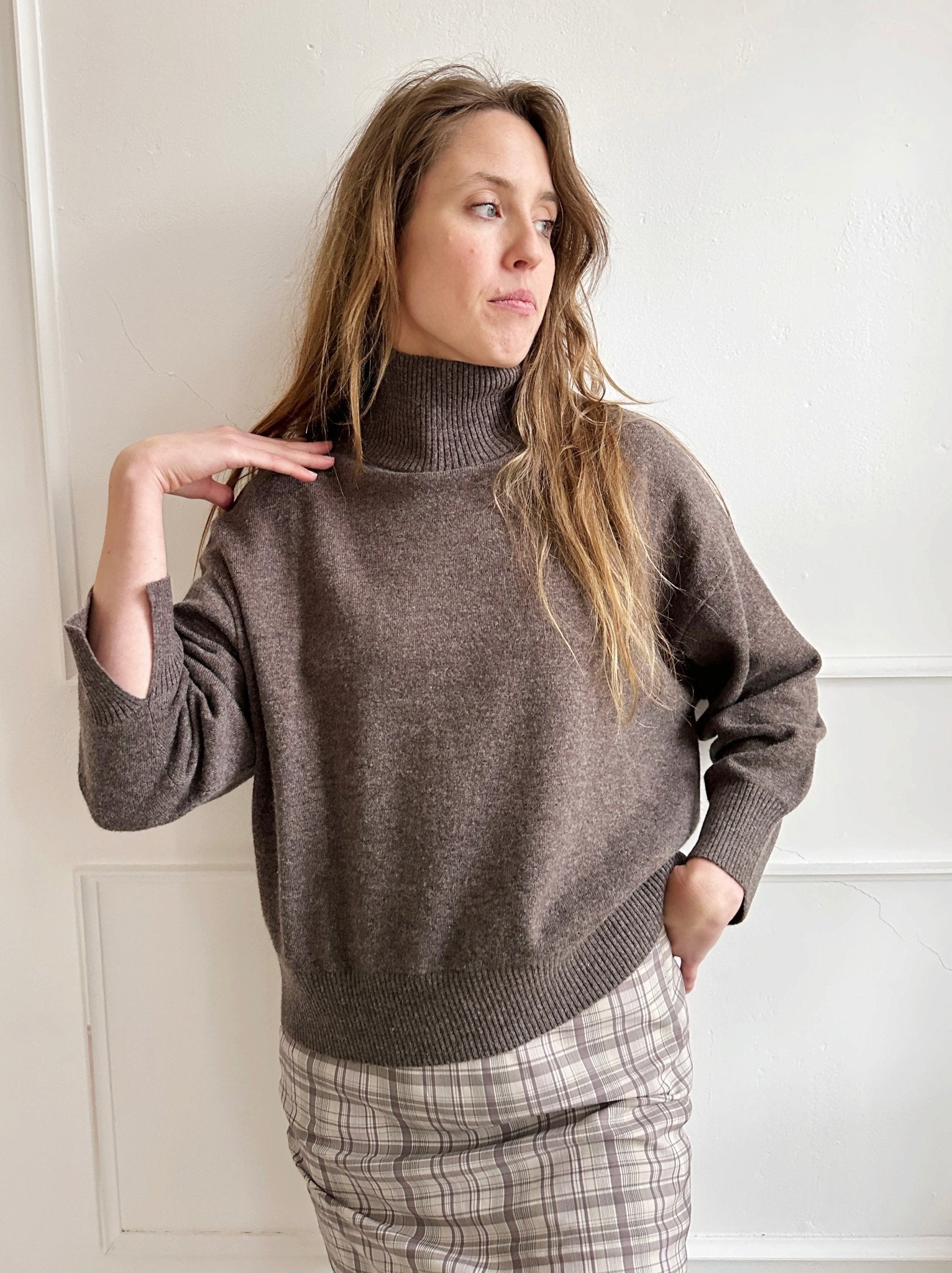 Turtleneck Sweater w/ 3/4 Sleeves - Spring Sweet