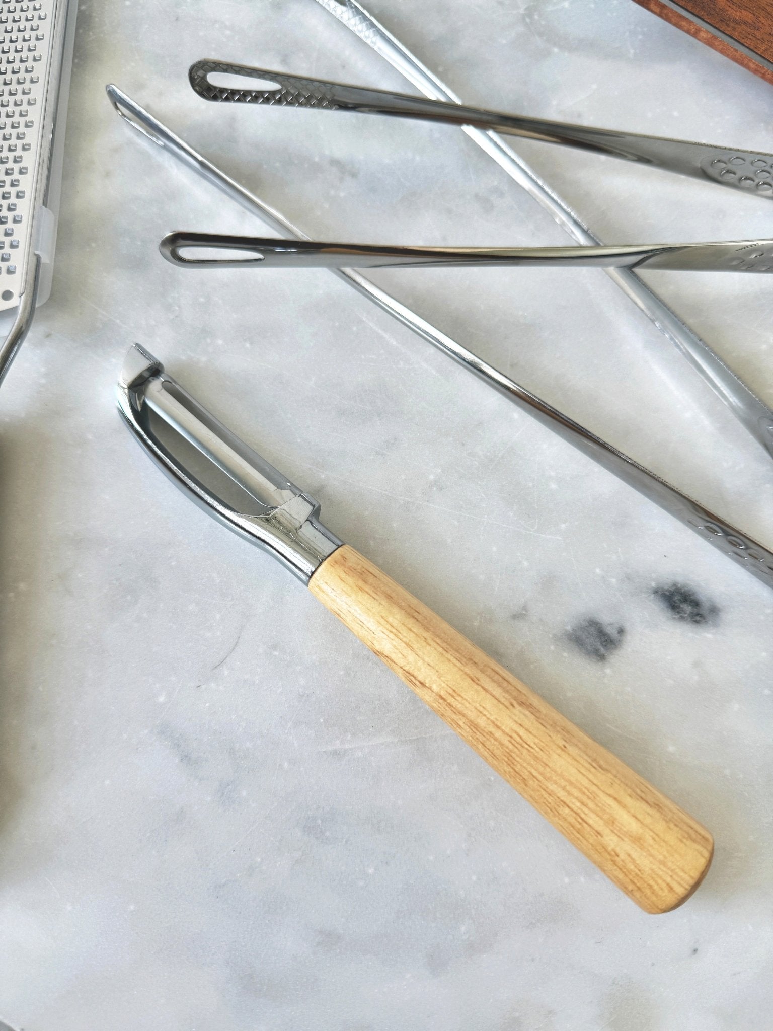 Wooden Handled Peeler - Spring Sweet