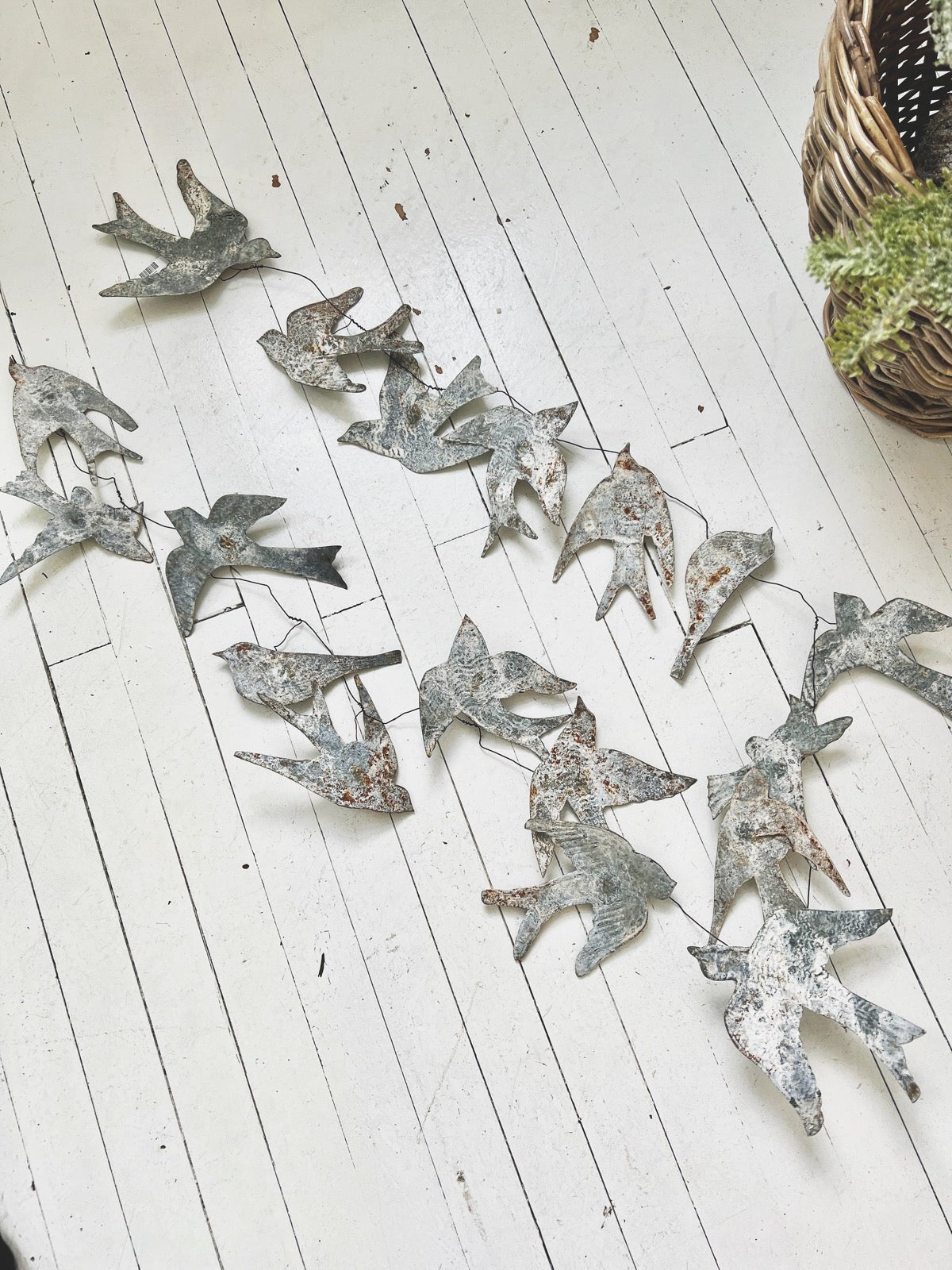 Metal Wired Garland w/ Birds - Spring Sweet