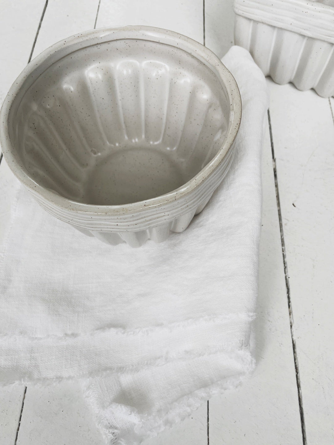 Pleated Stoneware Bowl - Spring Sweet