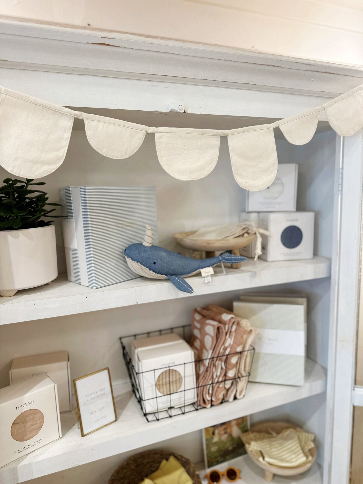 Scalloped Canvas Bunting - Spring Sweet